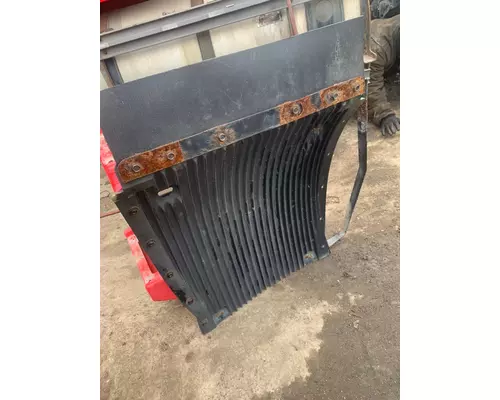 VOLVO VNL Side Fairing