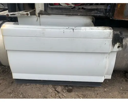 VOLVO VNL Side Fairing