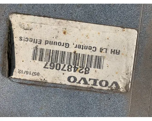 VOLVO VNL Side Fairing