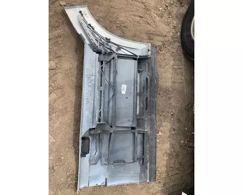 VOLVO VNL Side Fairing