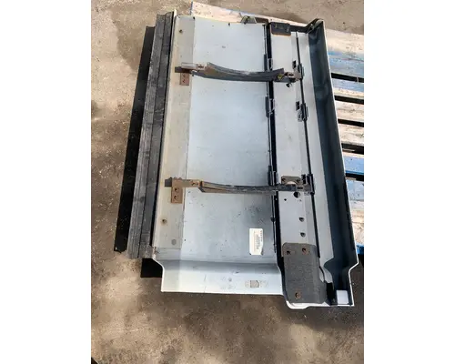 VOLVO VNL Side Fairing