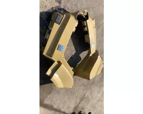 VOLVO VNL Side Fairing