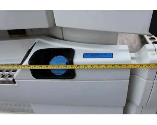 VOLVO VNL Side Fairing