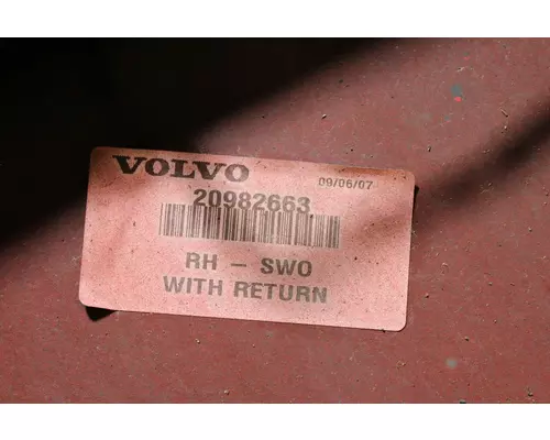 VOLVO VNL Side Fairing