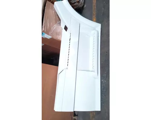 VOLVO VNL Side Fairing