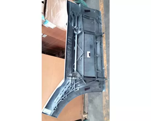 VOLVO VNL Side Fairing