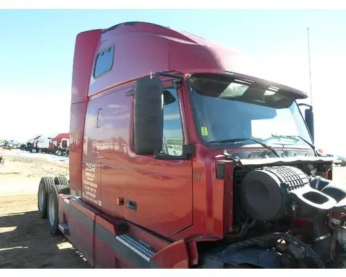 VOLVO VNL Side Fairing