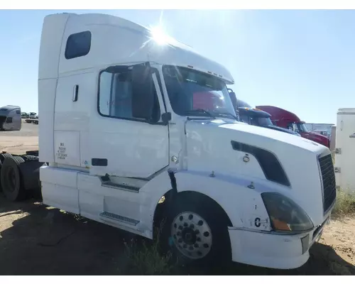 VOLVO VNL Side Fairing