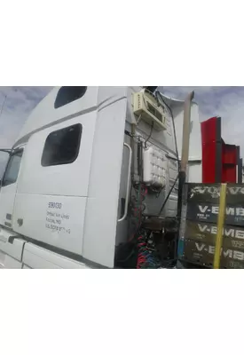 VOLVO VNL Side Fairing