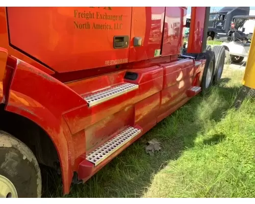 VOLVO VNL Side Fairing