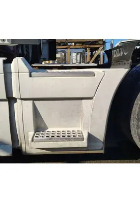 VOLVO VNL Side Fairing