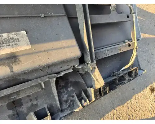 VOLVO VNL Side Fairing