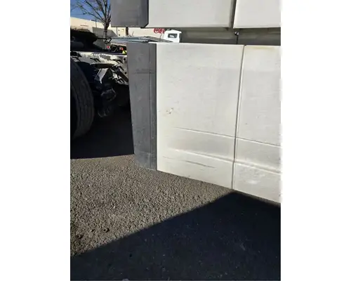 VOLVO VNL Side Fairing
