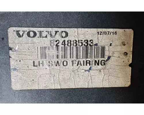 VOLVO VNL Side Fairing