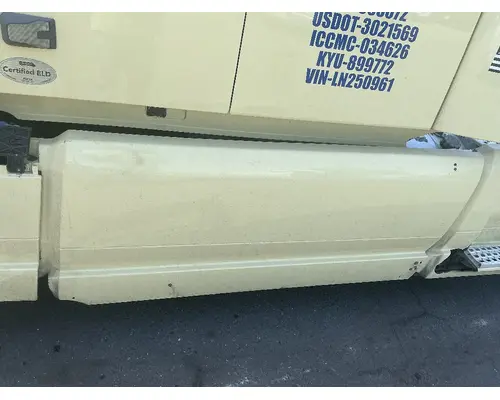 VOLVO VNL Side Fairing