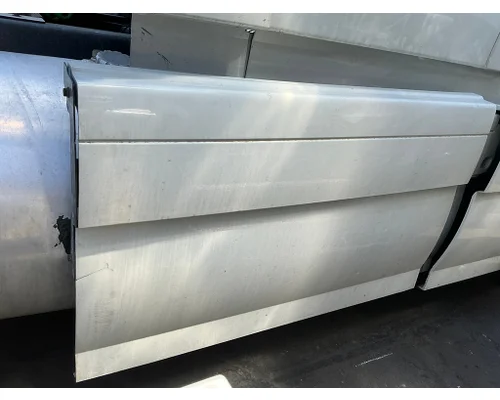 VOLVO VNL Side Fairing