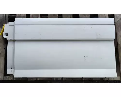 VOLVO VNL Side Fairing