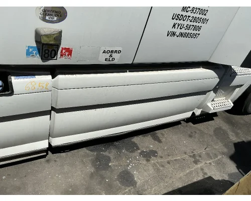 VOLVO VNL Side Fairing