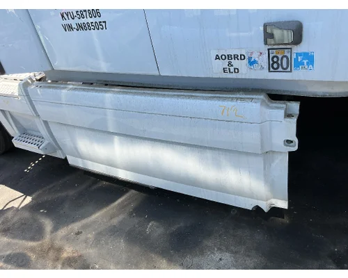 VOLVO VNL Side Fairing