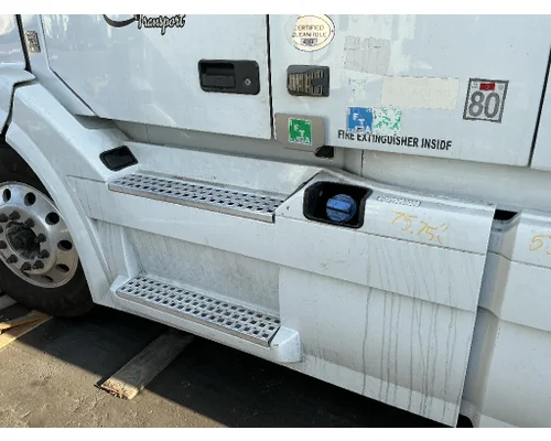 VOLVO VNL Side Fairing