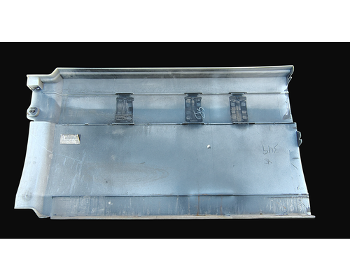 VOLVO VNL Side Fairing