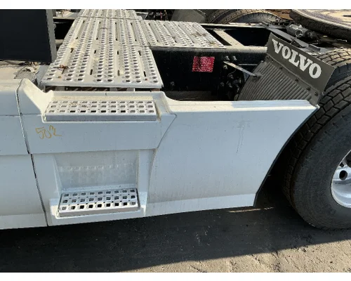 VOLVO VNL Side Fairing