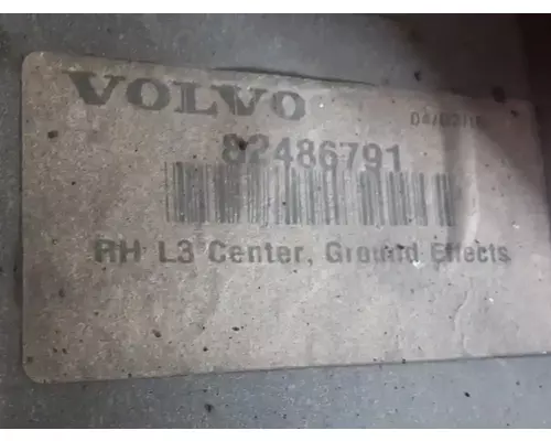 VOLVO VNL Side Fairing