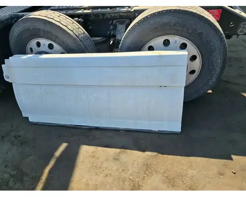 VOLVO VNL Side Fairing