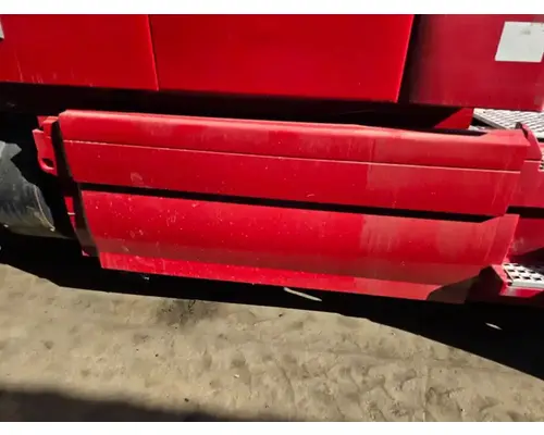 VOLVO VNL Side Fairing