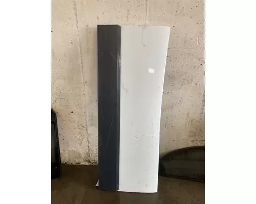 VOLVO VNL Side Fairing