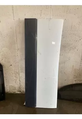 VOLVO VNL Side Fairing