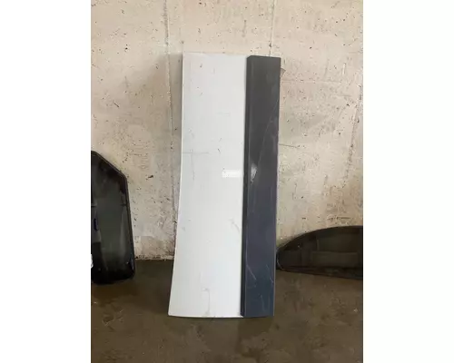 VOLVO VNL Side Fairing