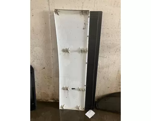 VOLVO VNL Side Fairing