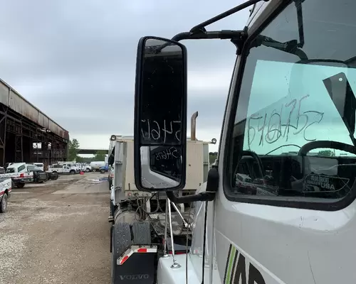 VOLVO VNL Side View Mirror