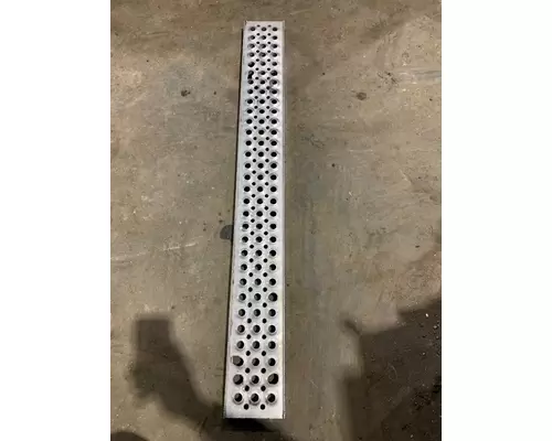VOLVO VNL Step