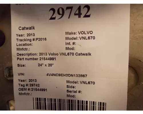 VOLVO VNL Step