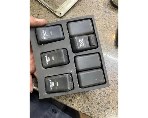 VOLVO VNL Switch Panel