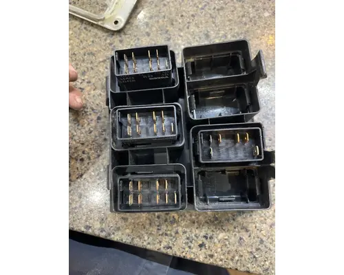 VOLVO VNL Switch Panel