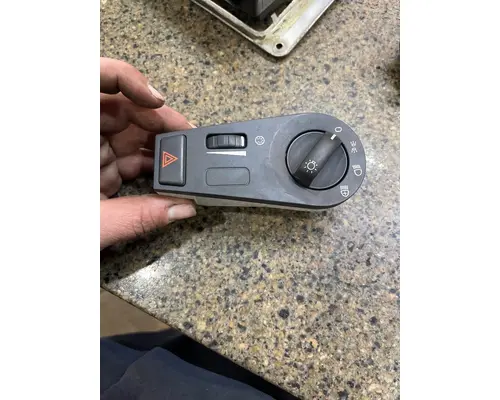 VOLVO VNL Switch