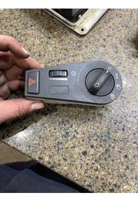 VOLVO VNL Switch
