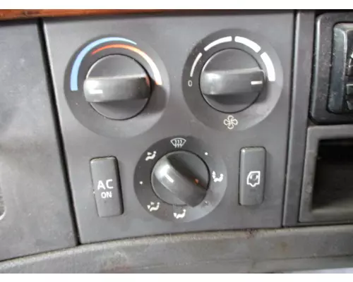 VOLVO VNL TEMPERATURE CONTROL