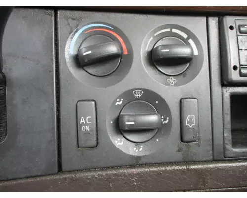 VOLVO VNL TEMPERATURE CONTROL