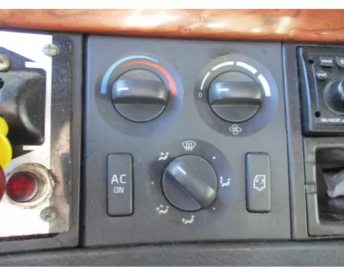 VOLVO VNL TEMPERATURE CONTROL