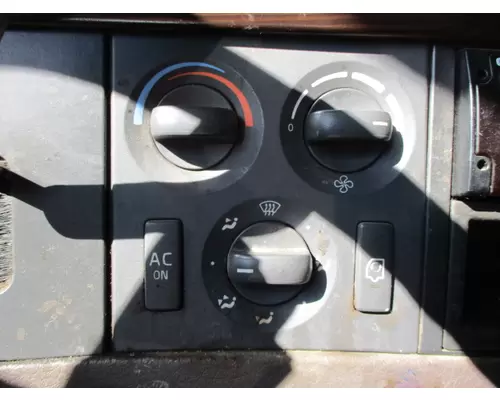 VOLVO VNL TEMPERATURE CONTROL