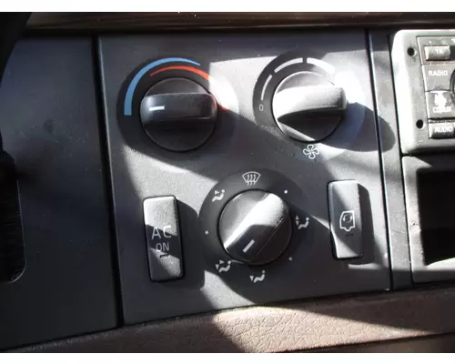 VOLVO VNL TEMPERATURE CONTROL