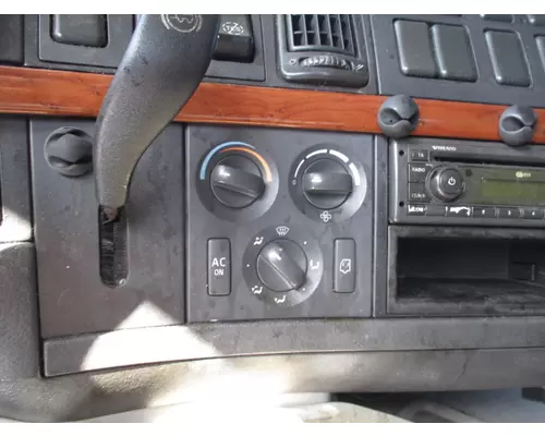 VOLVO VNL TEMPERATURE CONTROL