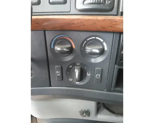 VOLVO VNL TEMPERATURE CONTROL