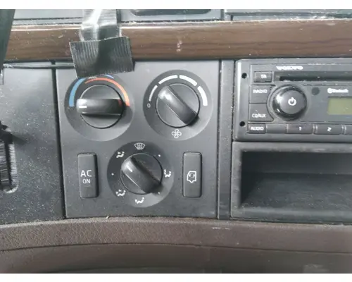 VOLVO VNL TEMPERATURE CONTROL