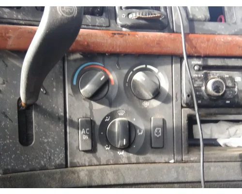 VOLVO VNL TEMPERATURE CONTROL