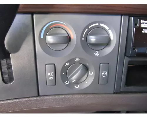 VOLVO VNL TEMPERATURE CONTROL